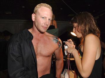 Former 90210 star - Ian Ziering Nude for Playgirl ?: iamyy 